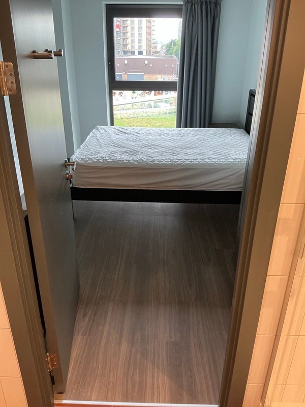 Flat Marshalls Walk in Greater London