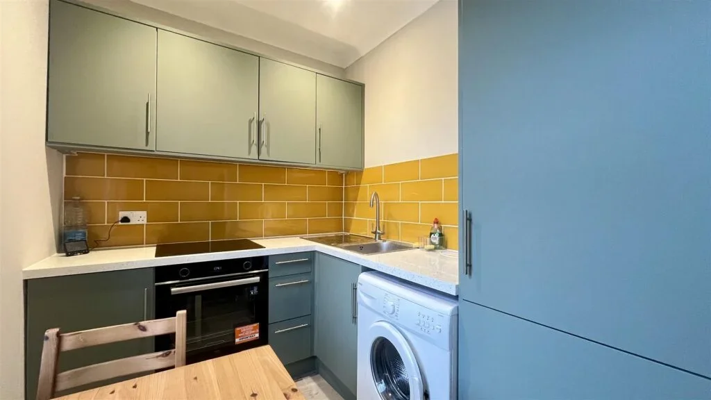 Flat Cavendish Road in Greater London
