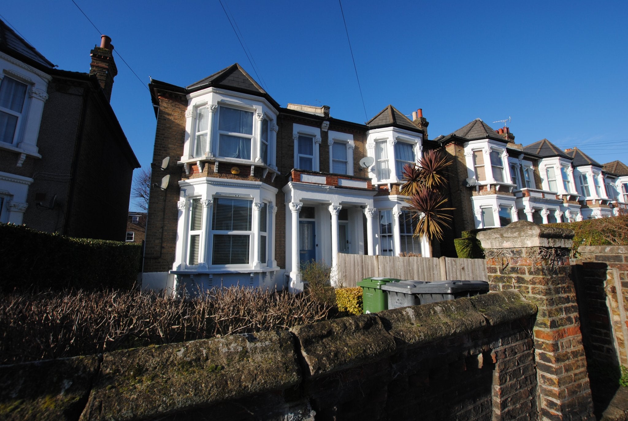 Flat Hurstbourne Road in Greater London