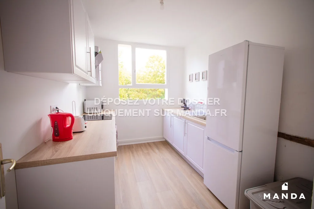 Room Boulevard de la Grande Delle Porte 16 in Hérouville-Saint-Clair