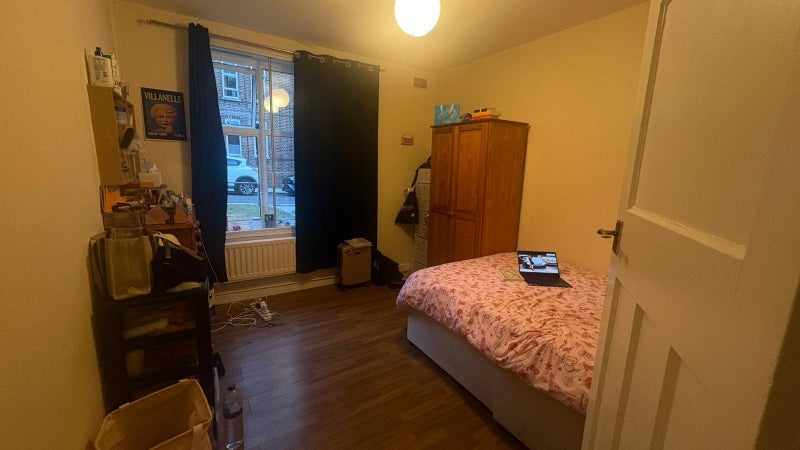 Room Fairfield Drive in Greater London