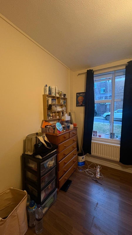 Room Fairfield Drive in Greater London