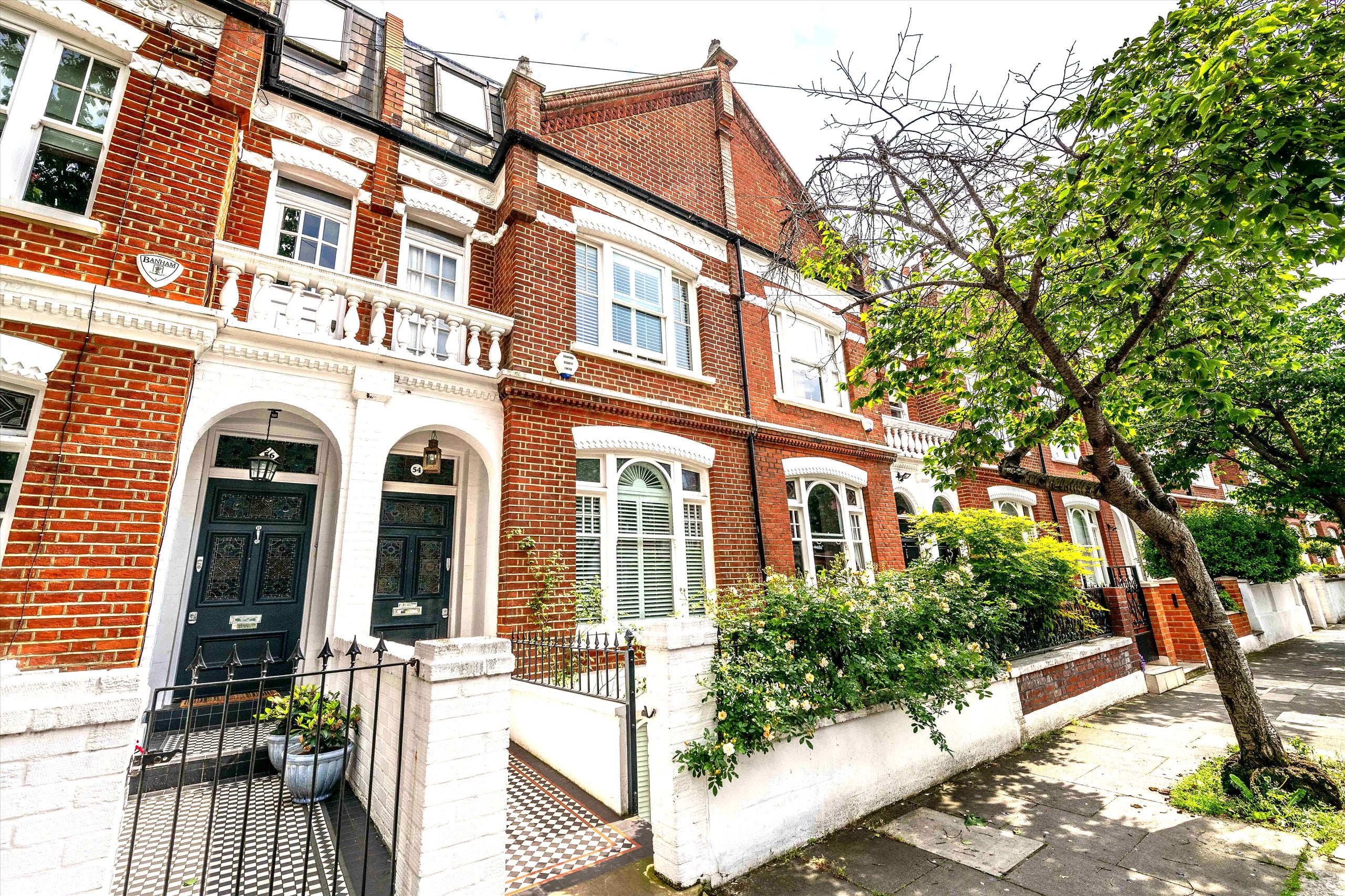 House Bovingdon Road in Greater London