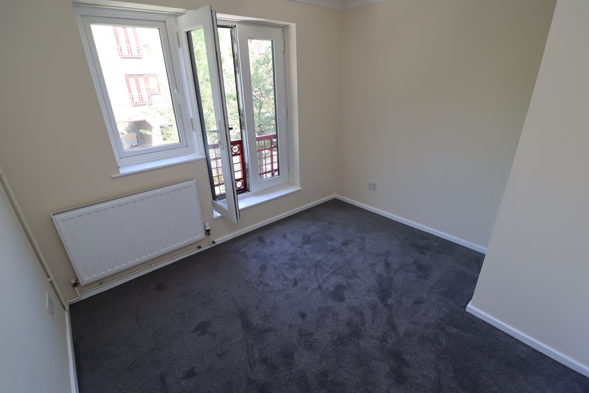 House Cunard Walk in Greater London