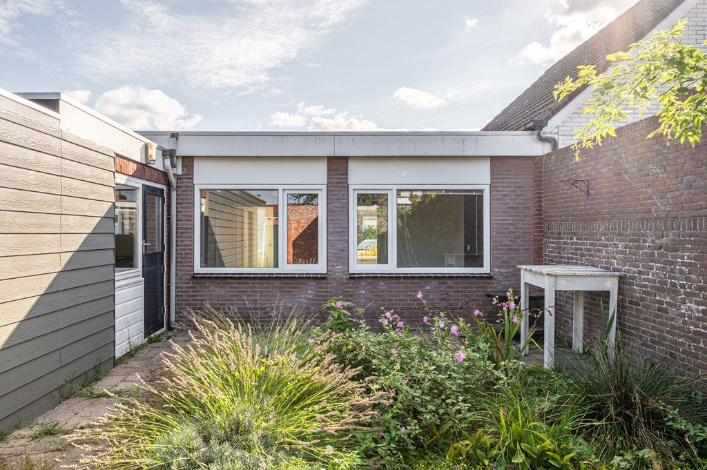 Twee-onder-één-kap te koop: Kon. Wilhelminastraat 26, Westkapelle