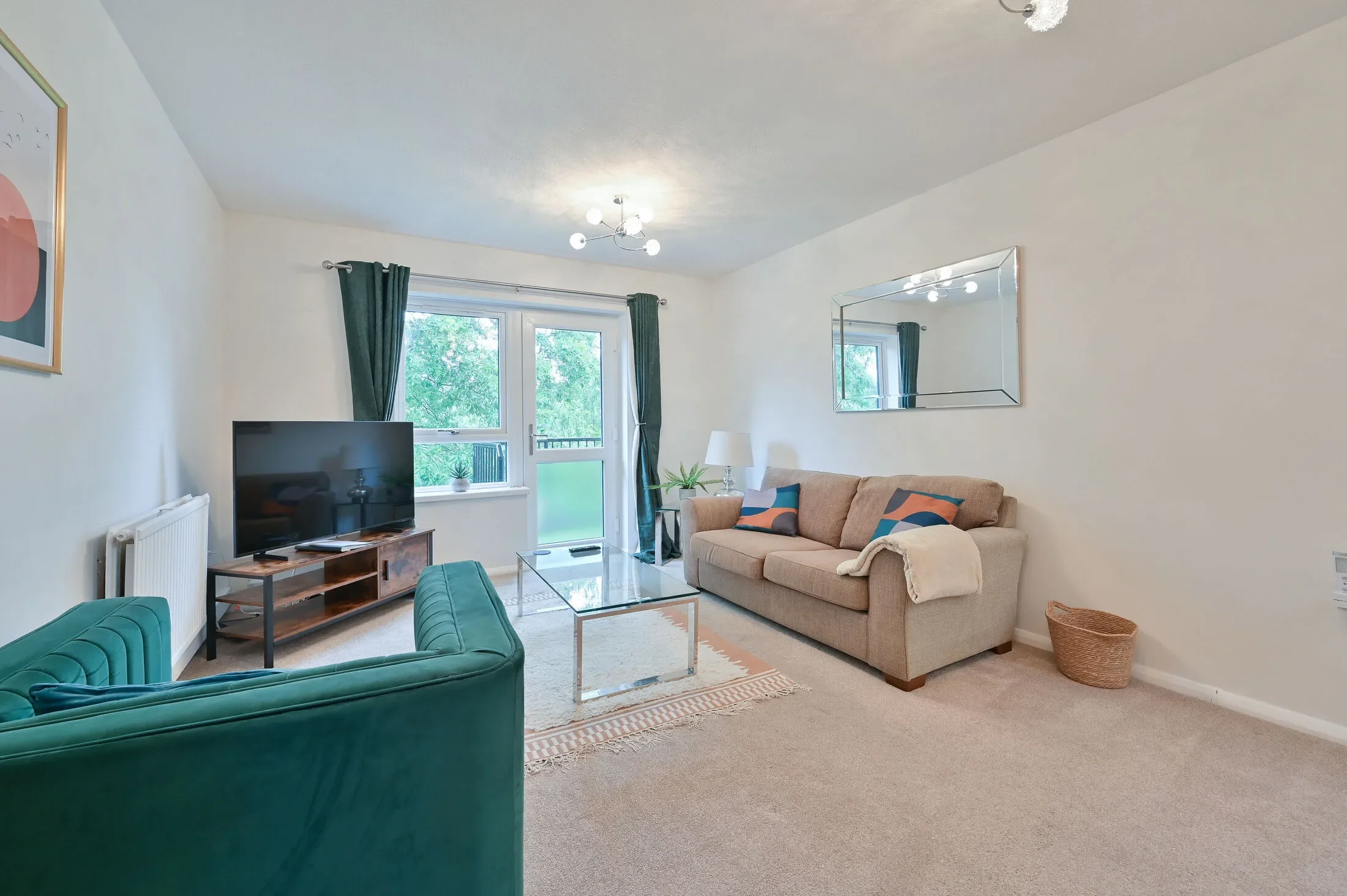 Flat Raphael Drive in Watford