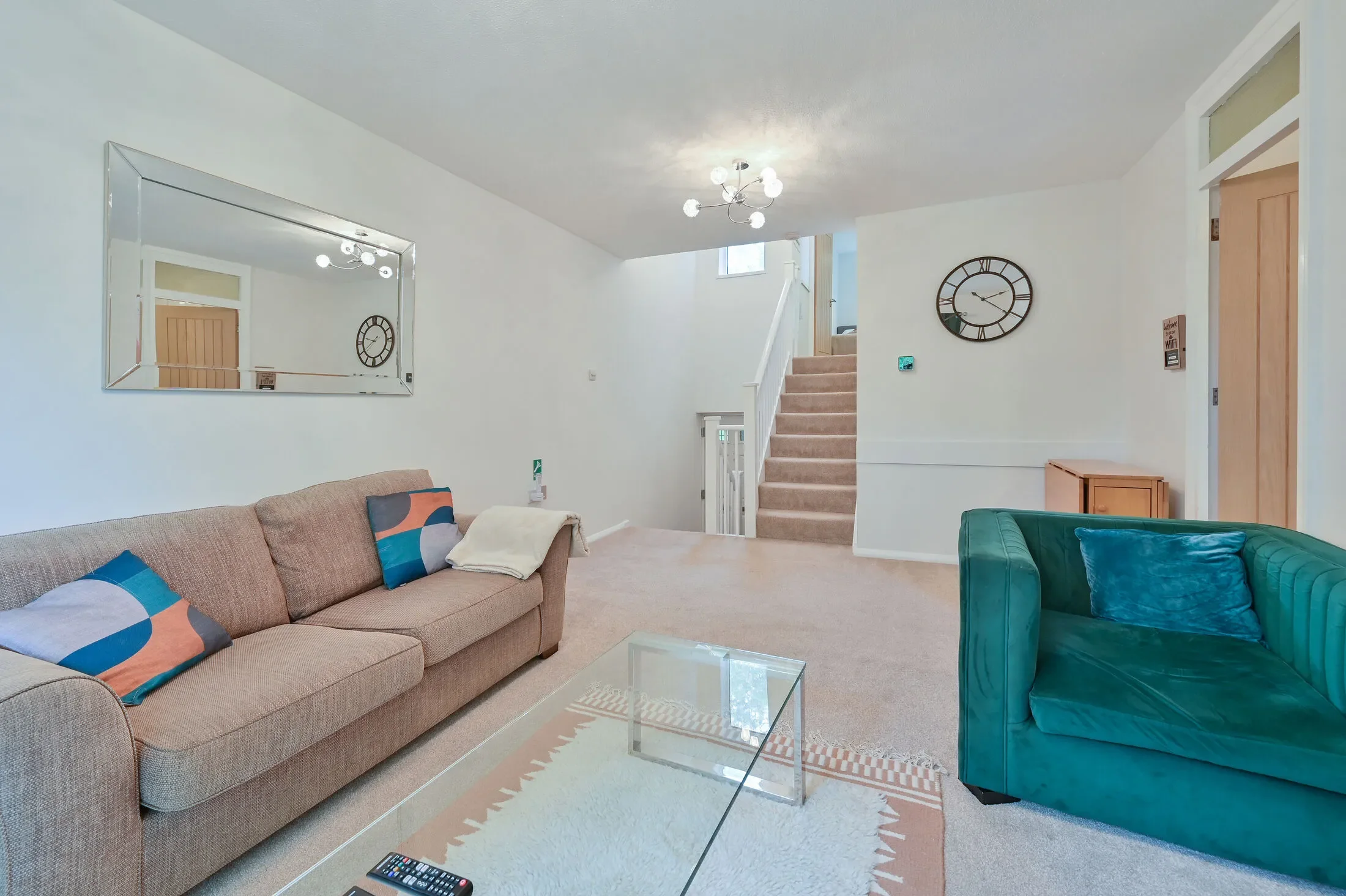 Flat Raphael Drive in Watford