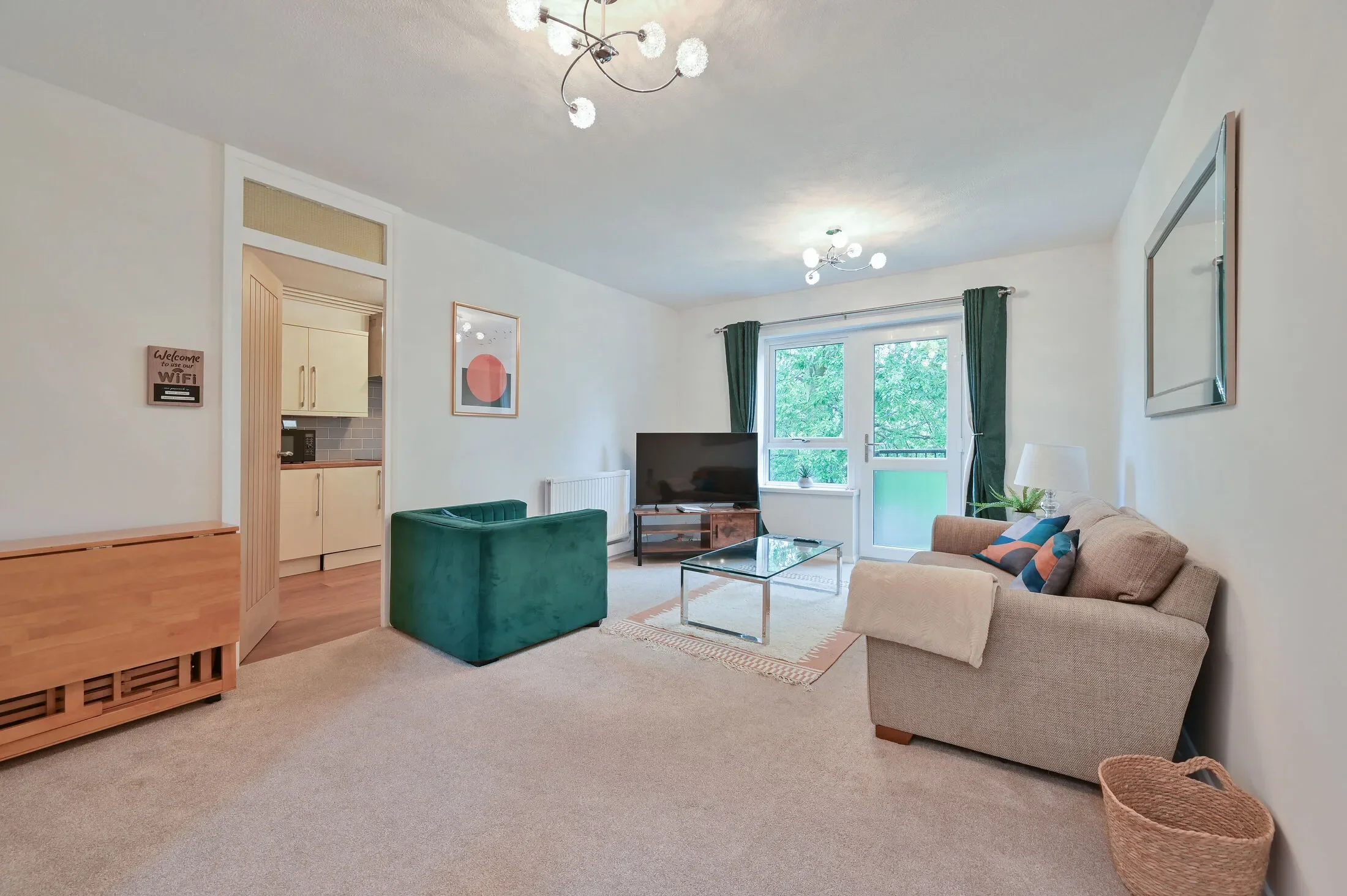 Flat Raphael Drive in Watford