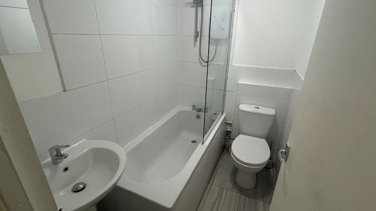 Flat Grenville Close in Willenhall