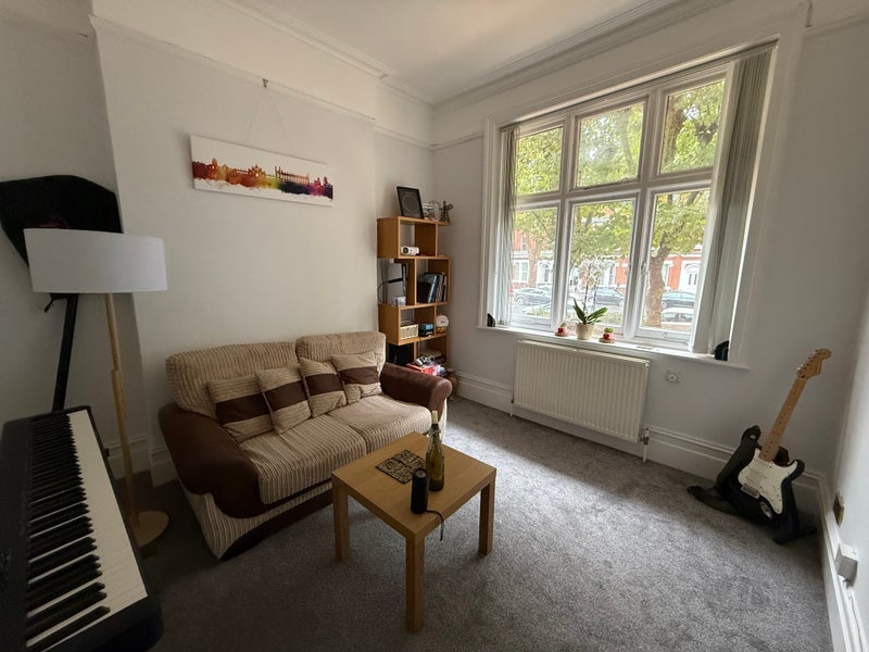 Room Elgin Avenue in City of Westminster