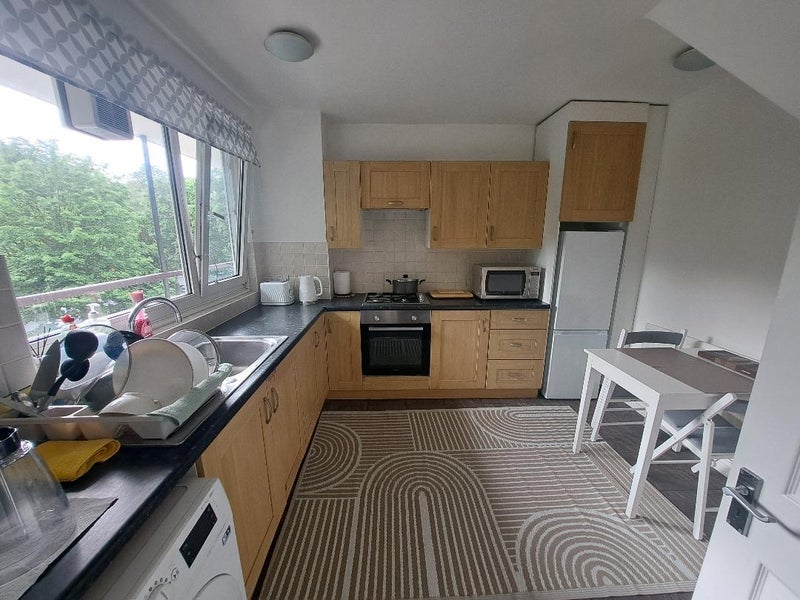Room Farlington Place in Greater London