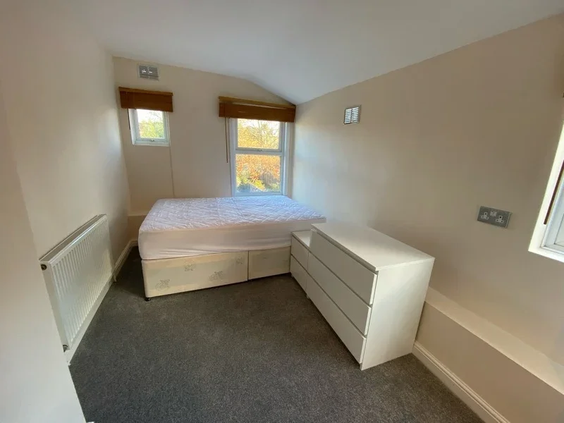 Flat Longley Road in Greater London