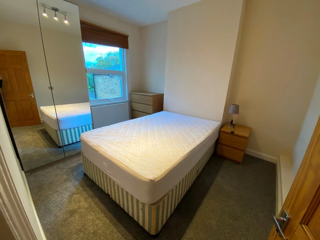 Flat Longley Road in Greater London