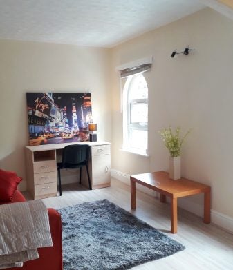 Flat Brighton Grove in Manchester