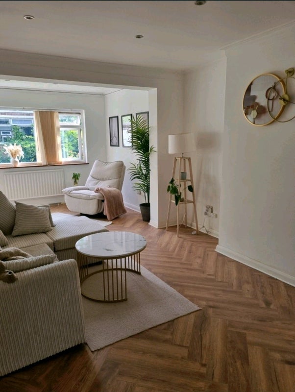 Room Pasteur Gardens in Greater London