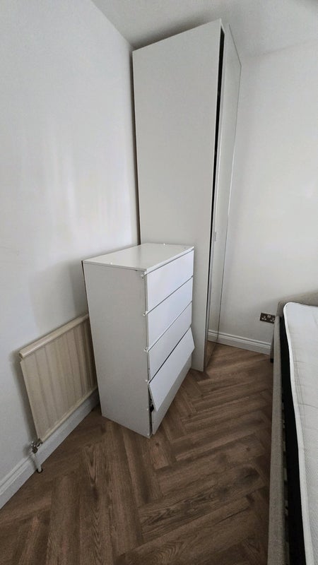 Room Pasteur Gardens in Greater London