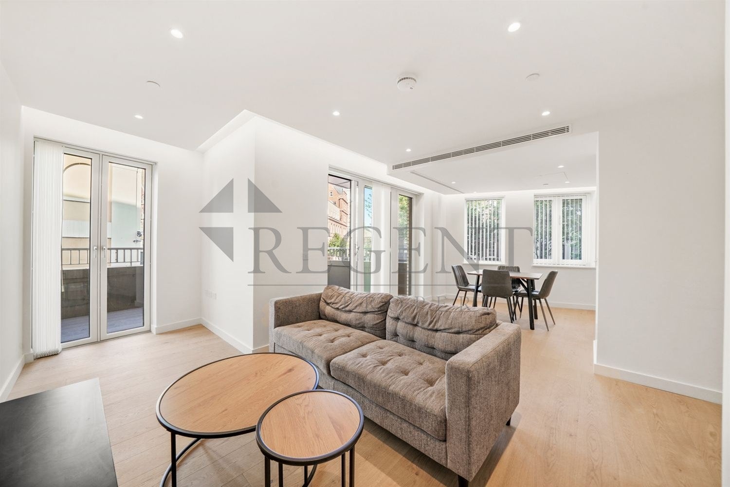 Flat Mount Pleasant in Greater London