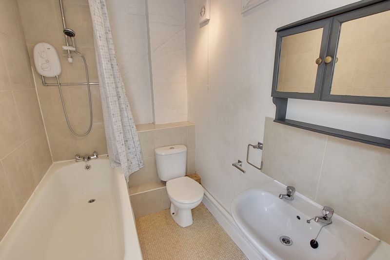 Flat Lymore Gardens in Bath
