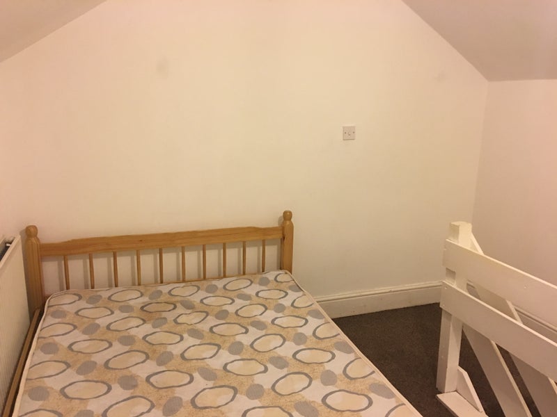 Room Eastleigh Road in Leicester