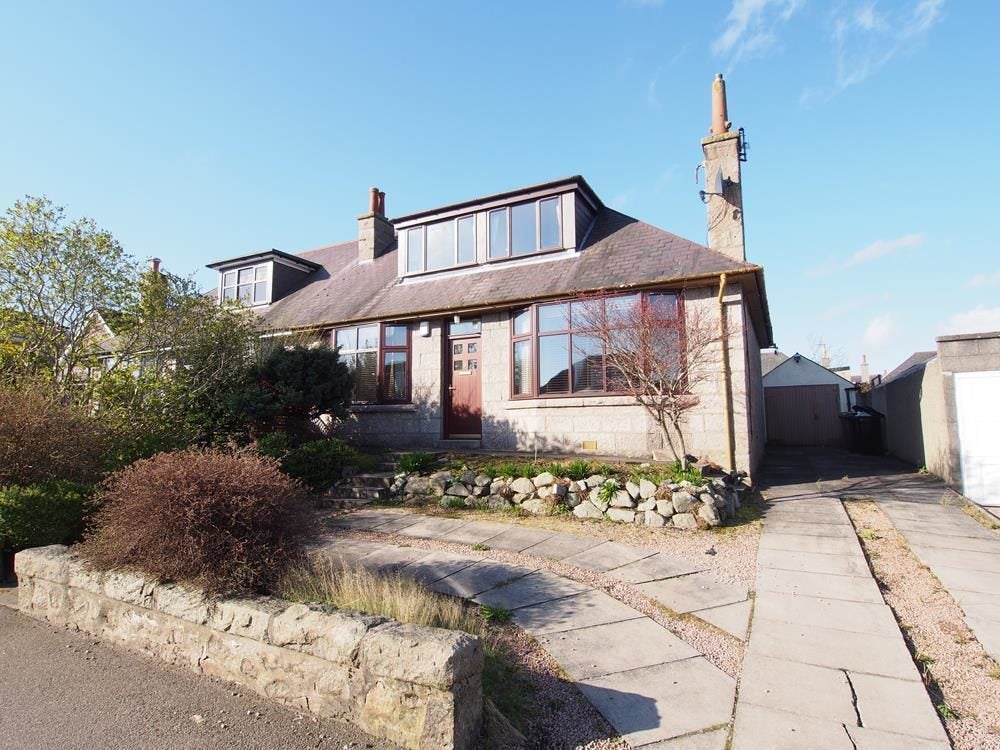 House Seafield Crescent in Aberdeen City