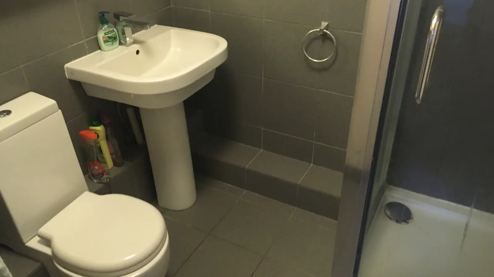 Room Manor House Way in Greater London