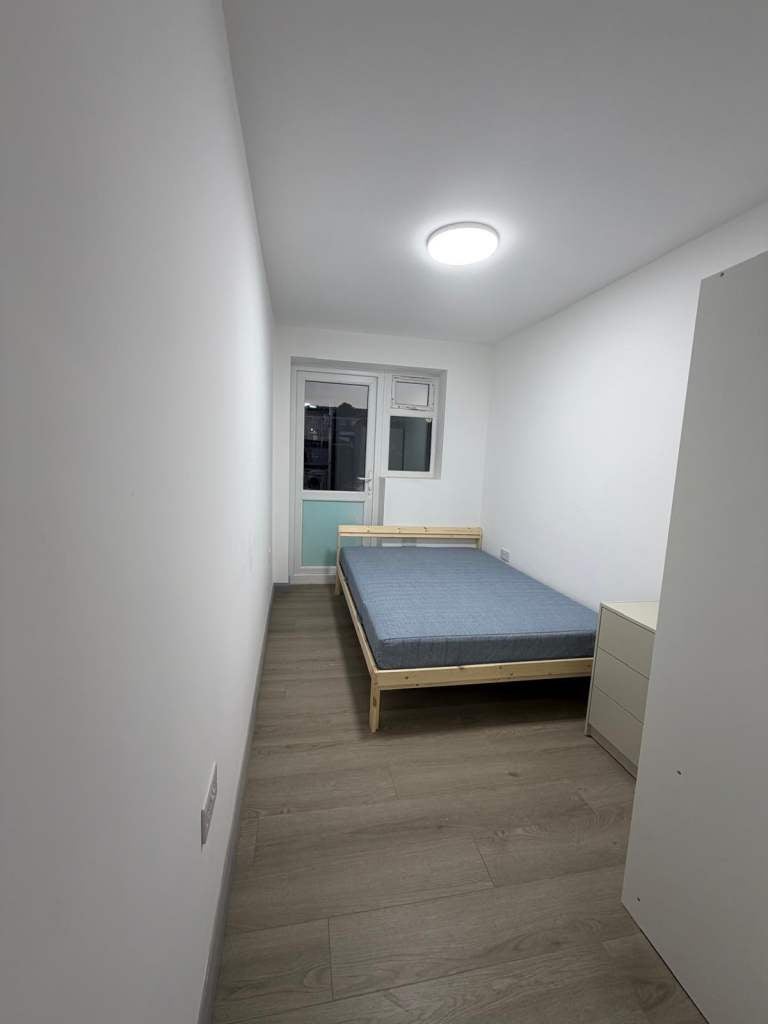 Flat Spackmans Way in Slough
