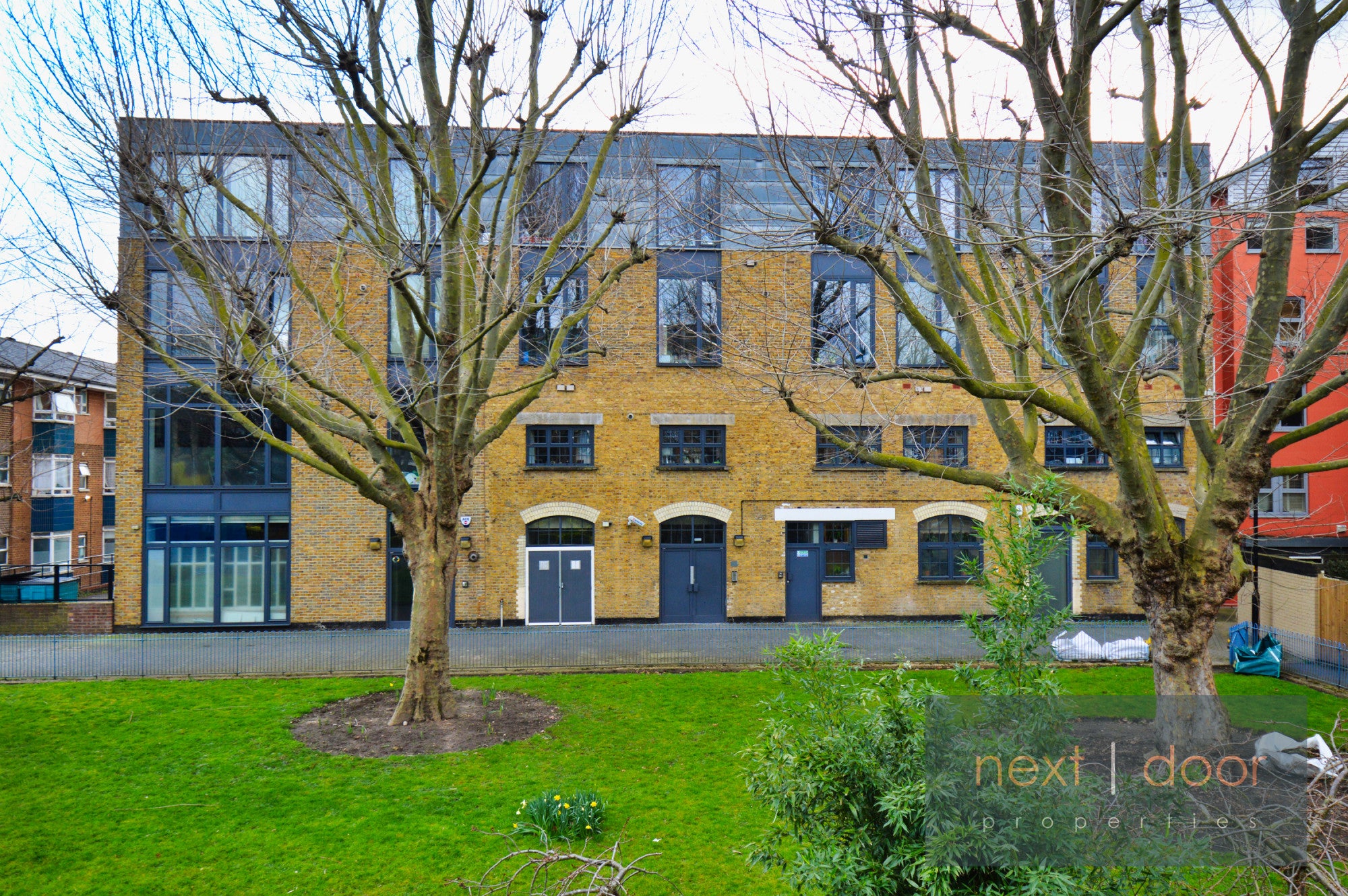 Flat Cluny Place in London