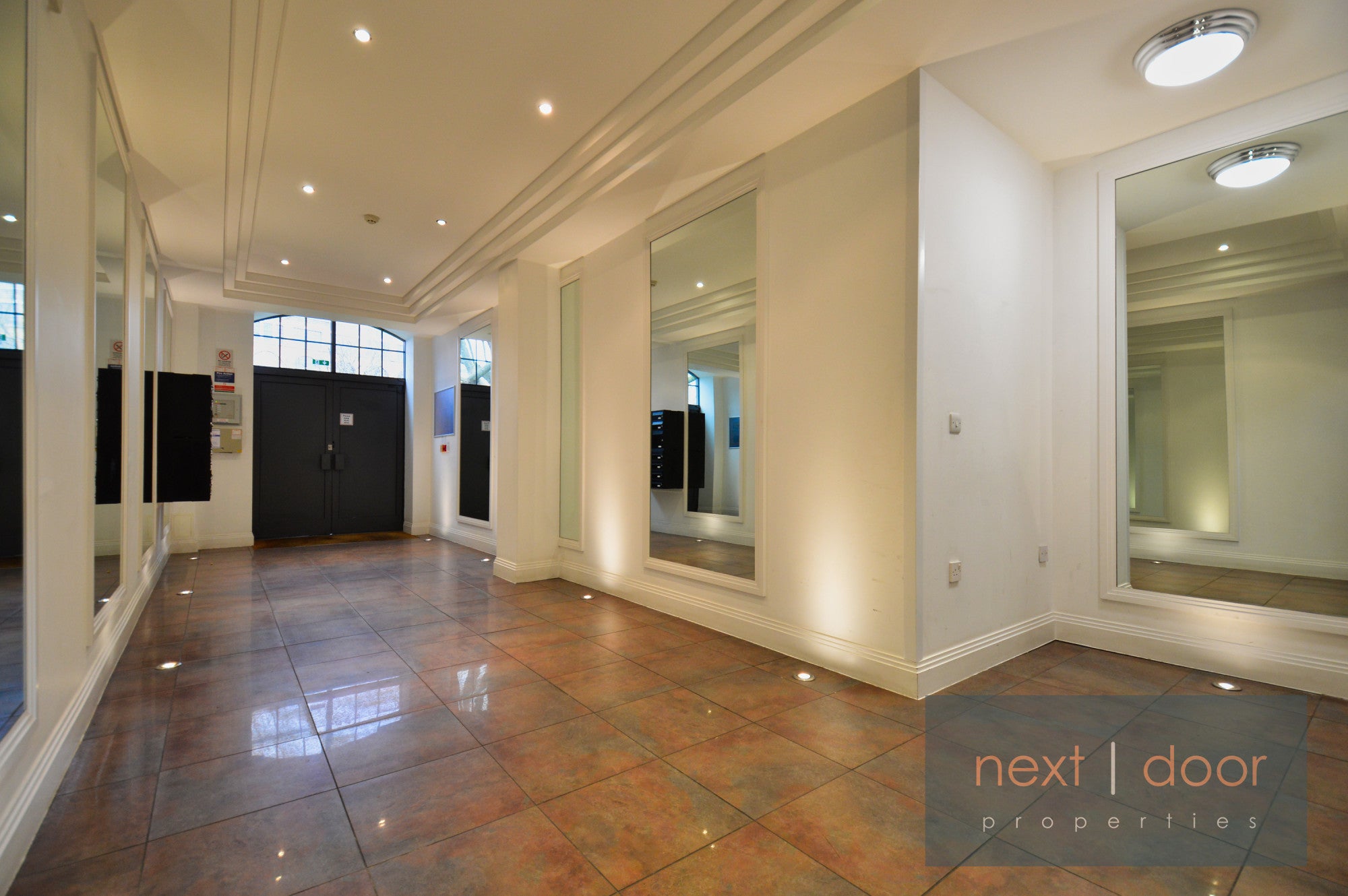 Flat Cluny Place in London