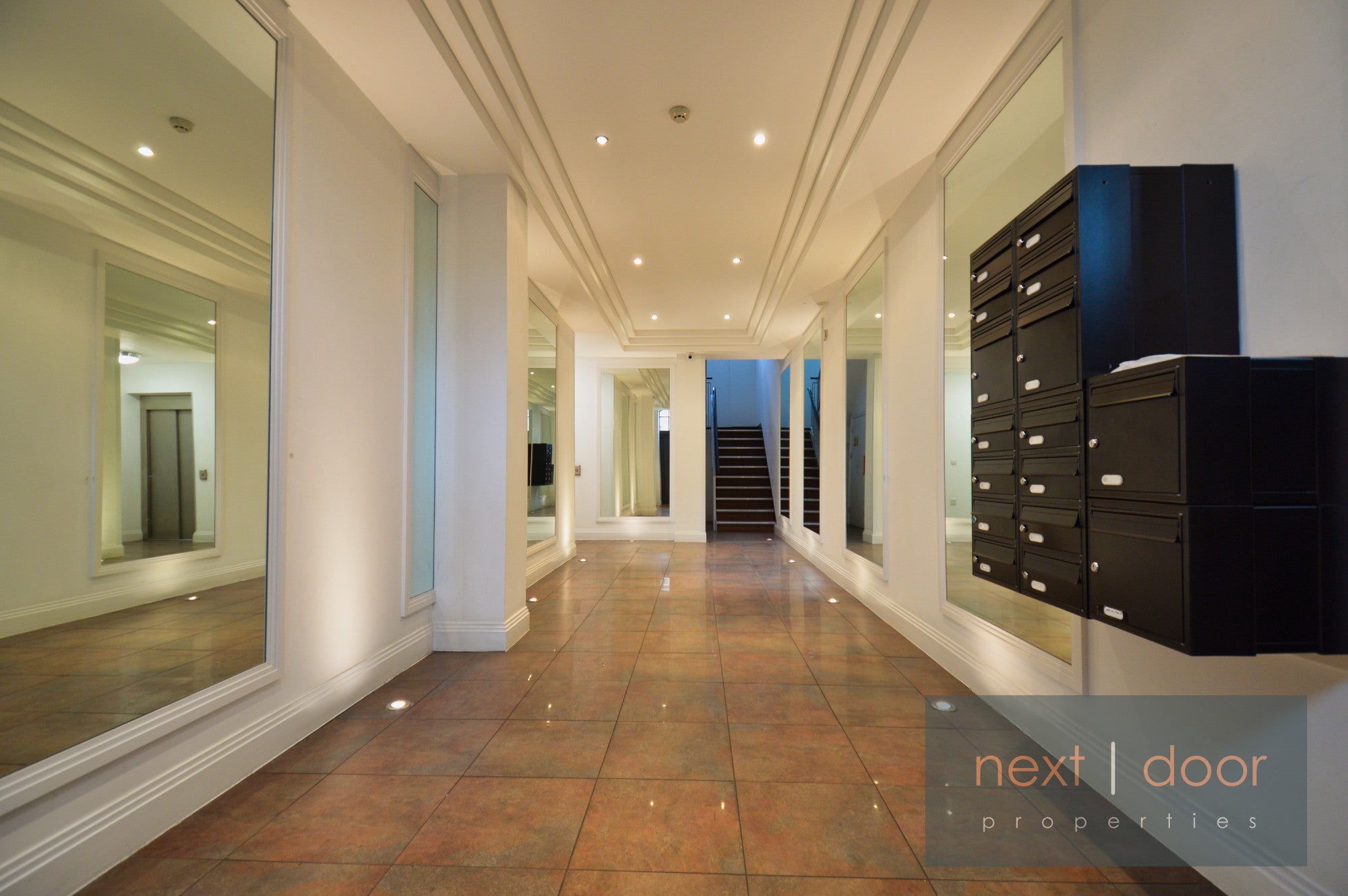 Flat Cluny Place in London