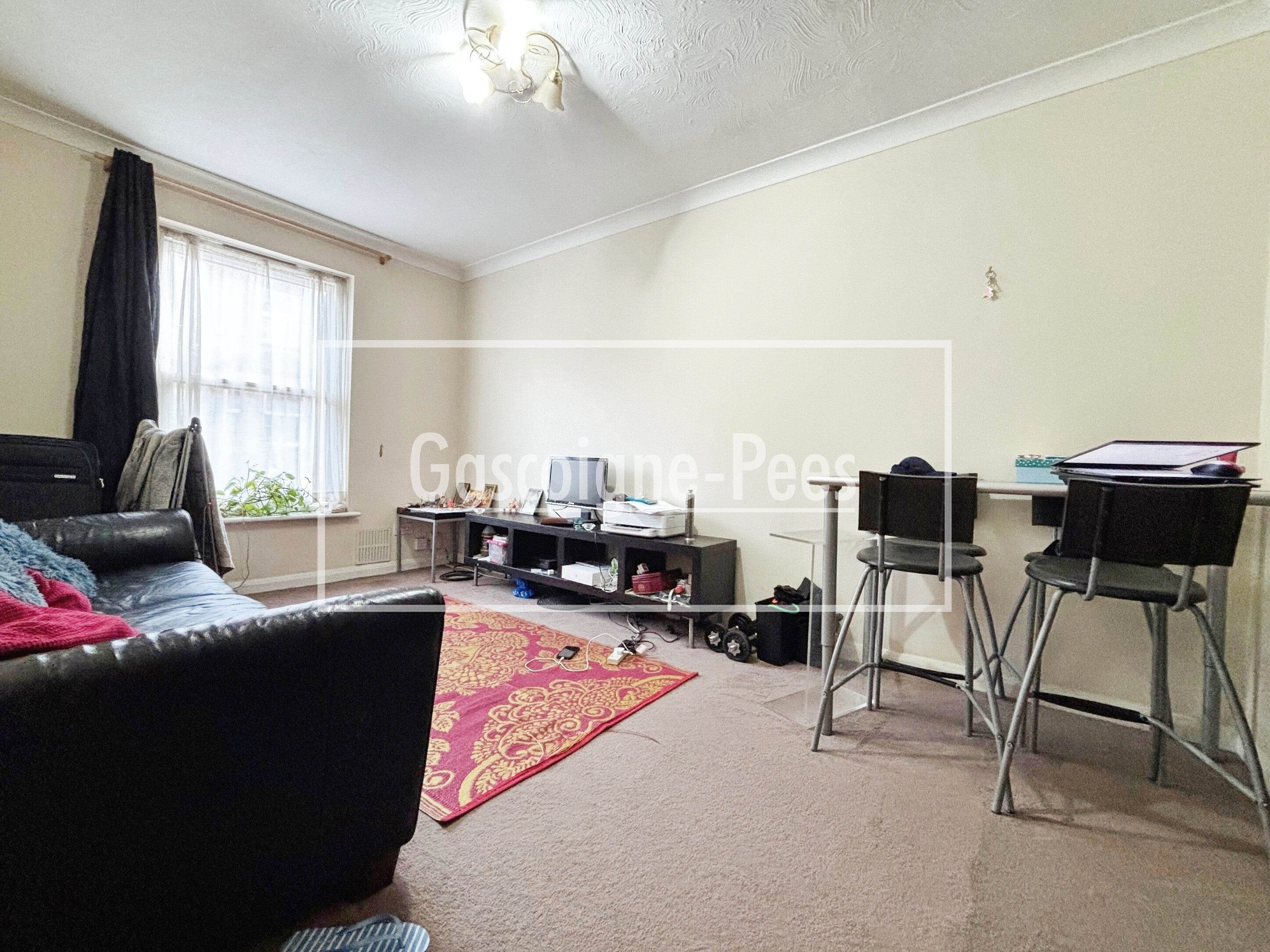 Flat Onslow Street in Guildford