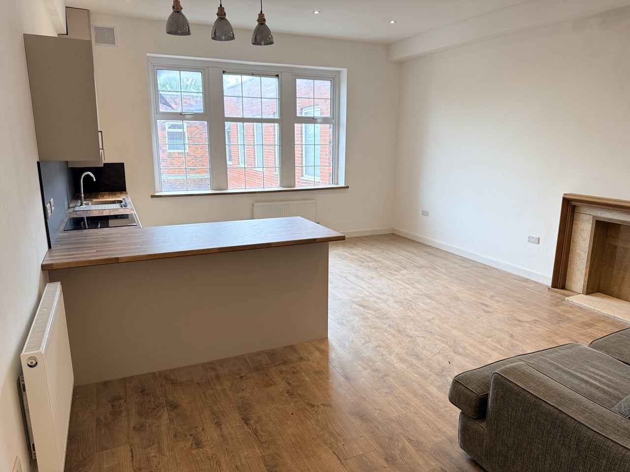 Flat Lydgate Lane in Sheffield