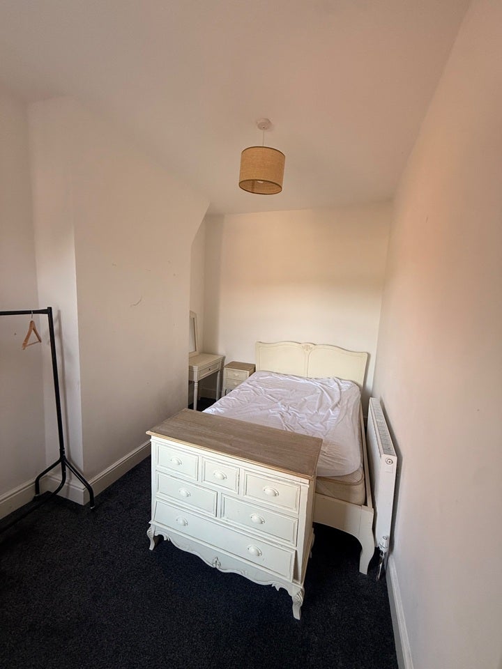 Room Croxteth Avenue in Litherland