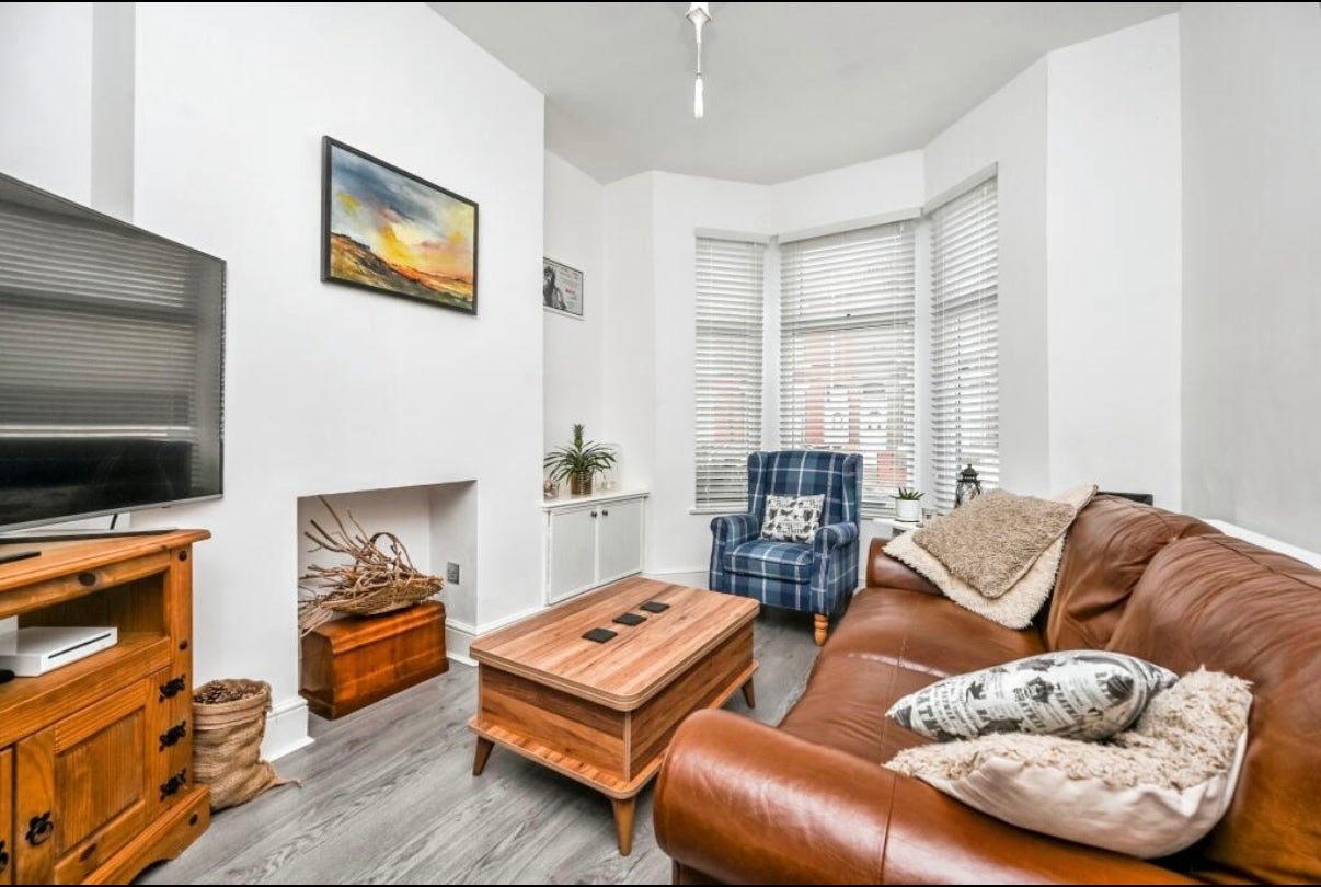 Room Croxteth Avenue in Litherland