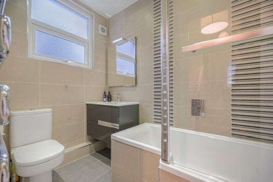 Room Honor Oak Park in Greater London