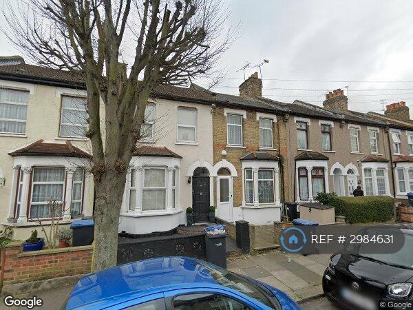 Room Huxley Road in Greater London