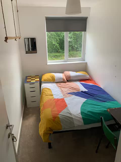 Room Gosset Street in Greater London