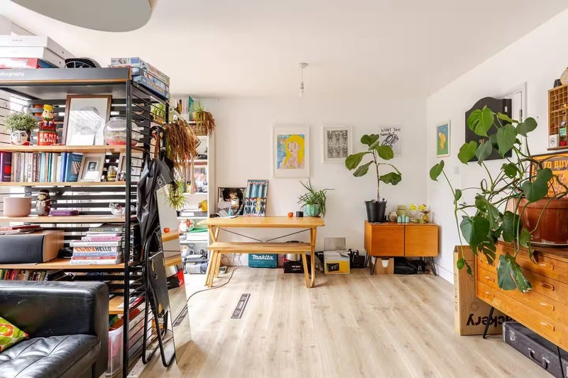 Room Gosset Street in Greater London