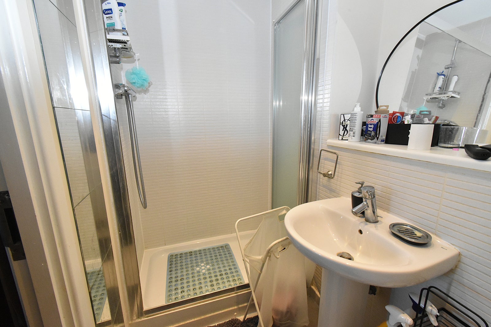 Flat Academy Place in Greater London