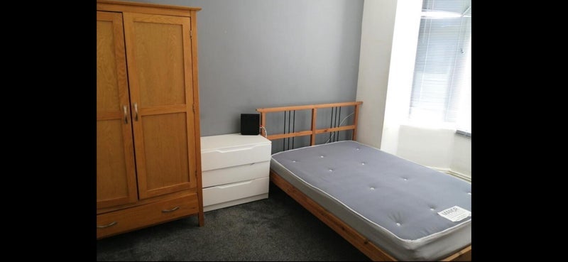 Room Furness Road in Manchester
