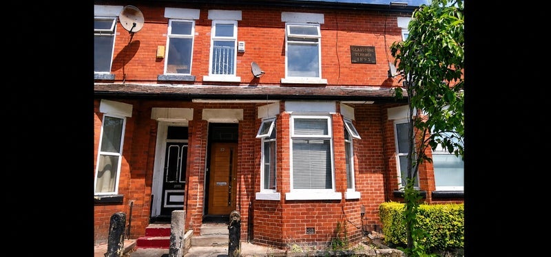 Room Furness Road in Manchester