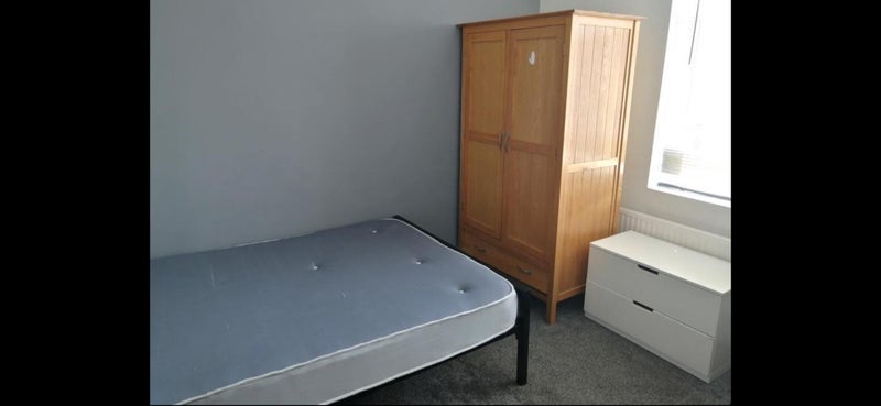 Room Furness Road in Manchester