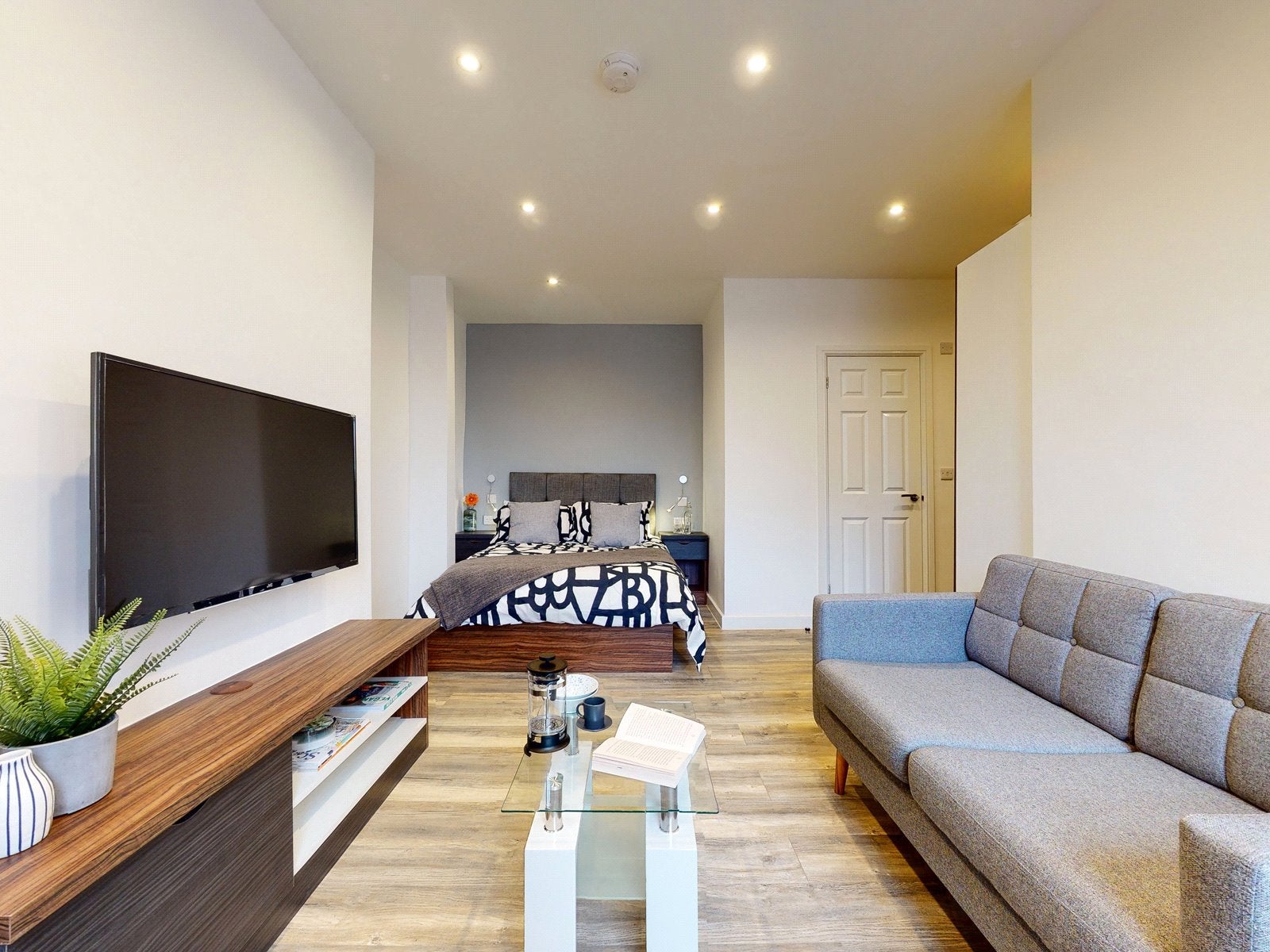 Flat Hyde Terrace in Leeds