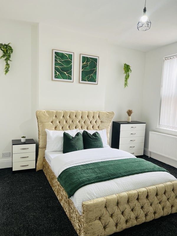 Room Hampton Road in Birmingham
