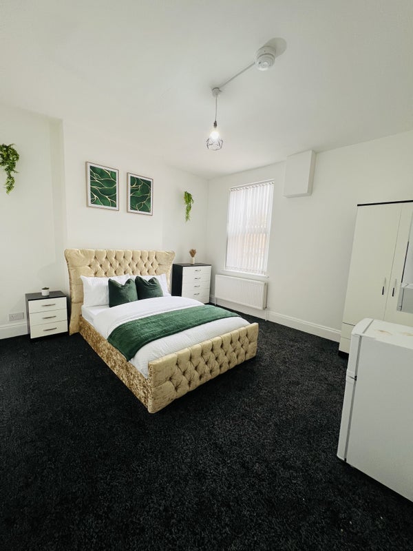 Room Hampton Road in Birmingham