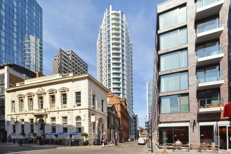 Flat Alie Street in Greater London