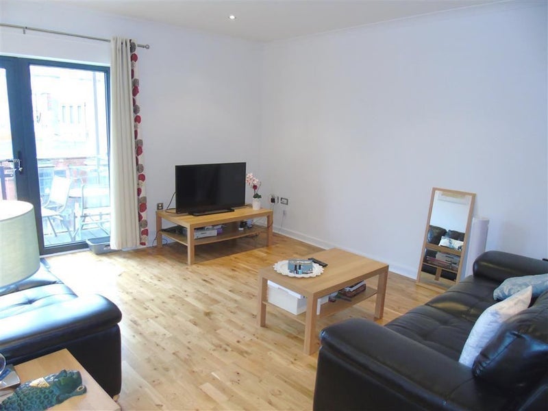 Room Caroline Street in Cardiff