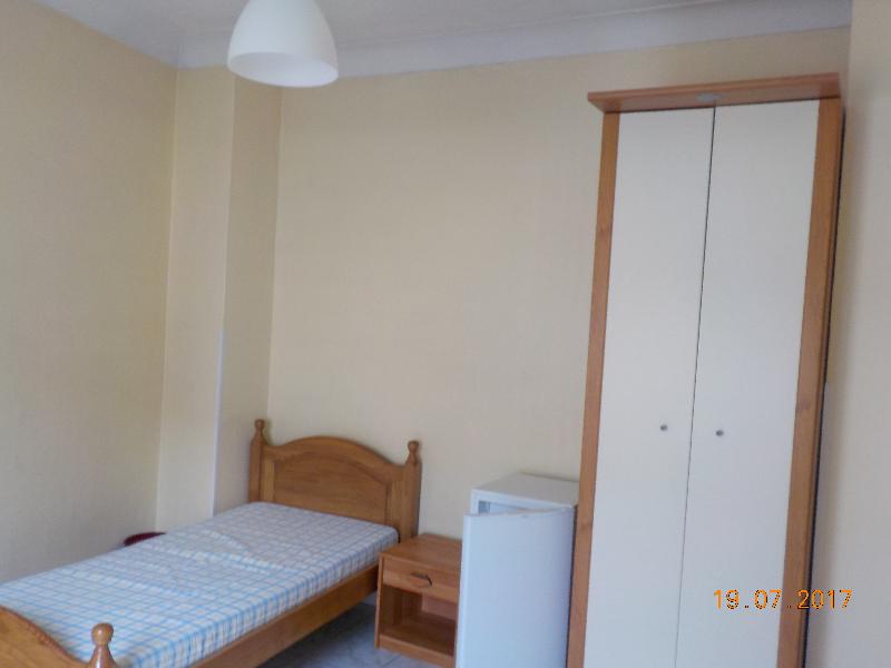 Room Rue des Treilles in Libourne