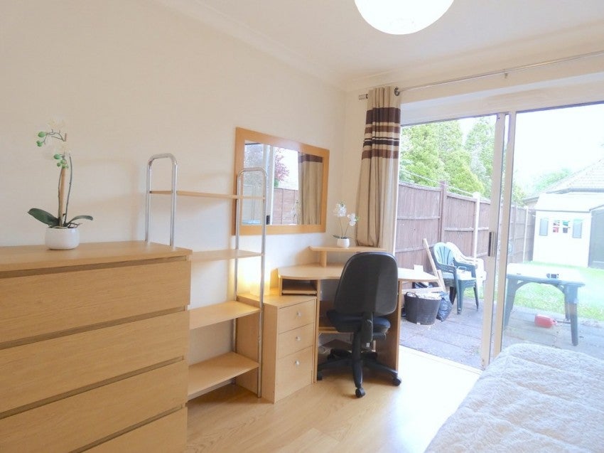 House Barnwood Close in Guildford