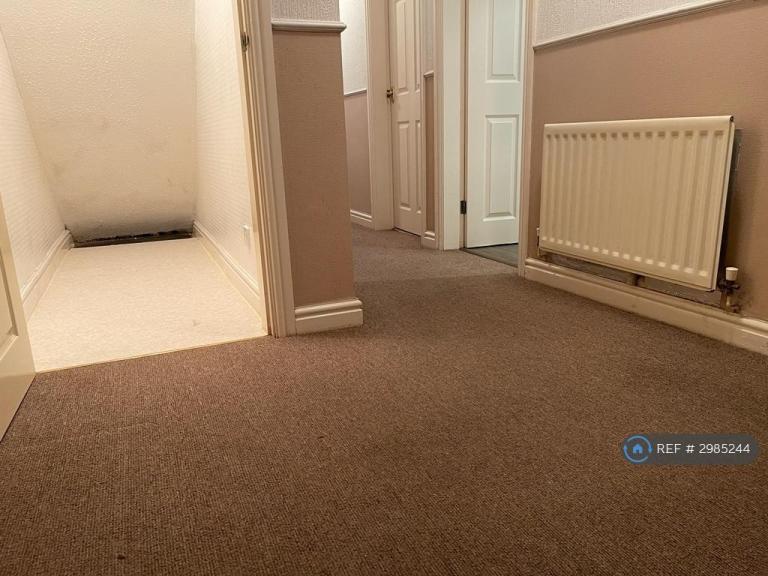Flat Regent Drive in Preston