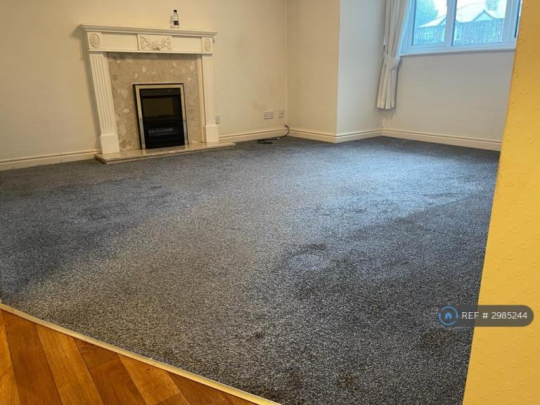 Flat Regent Drive in Preston